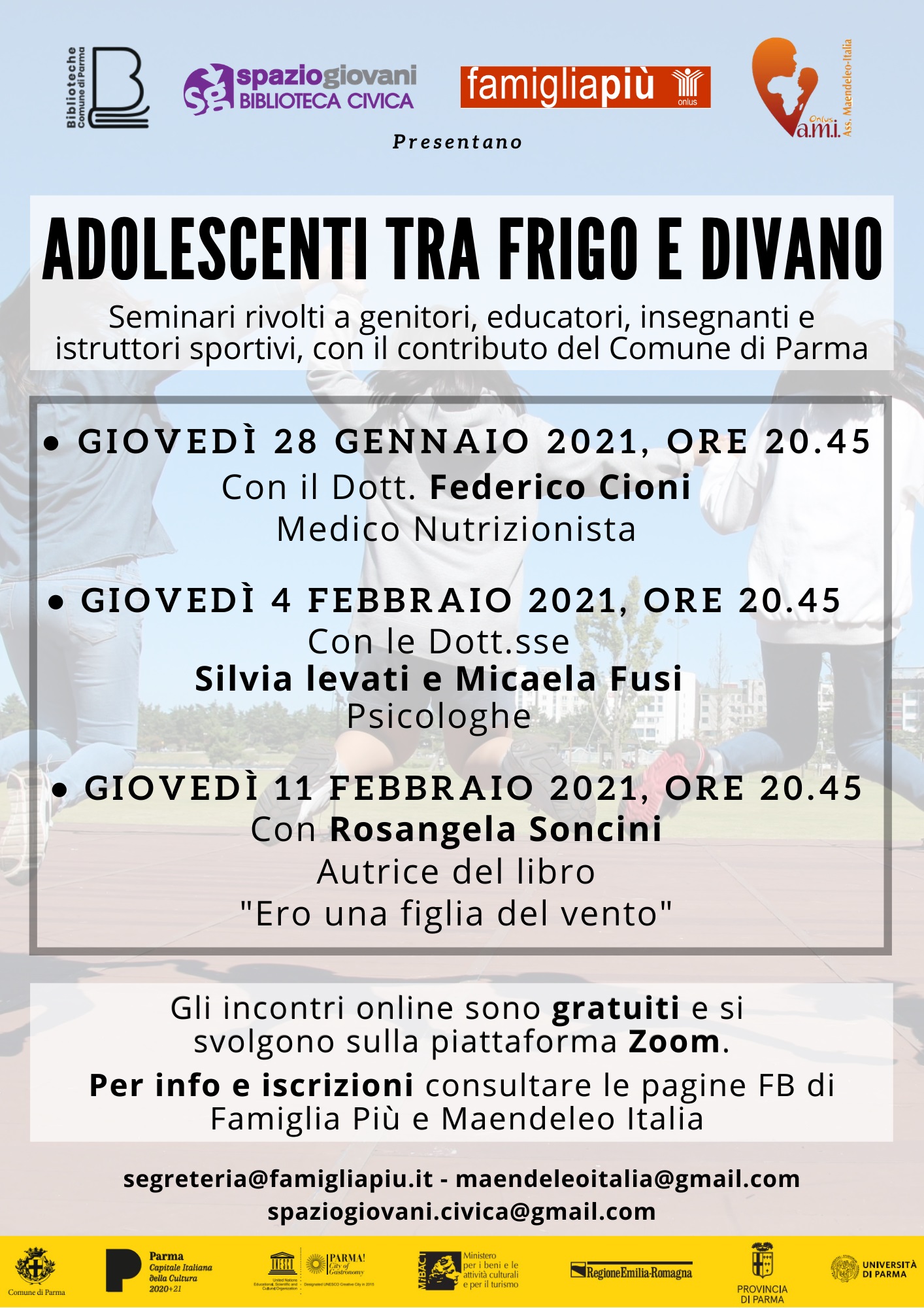 Adolescenti tra frigo e divano